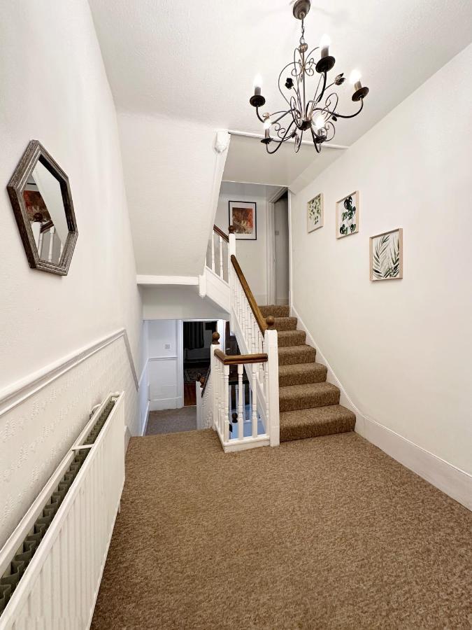 Hannah Place Near Finsbury Park - 4 Double Beds, Ideal For Families, Max 8 People ลอนดอน ภายนอก รูปภาพ