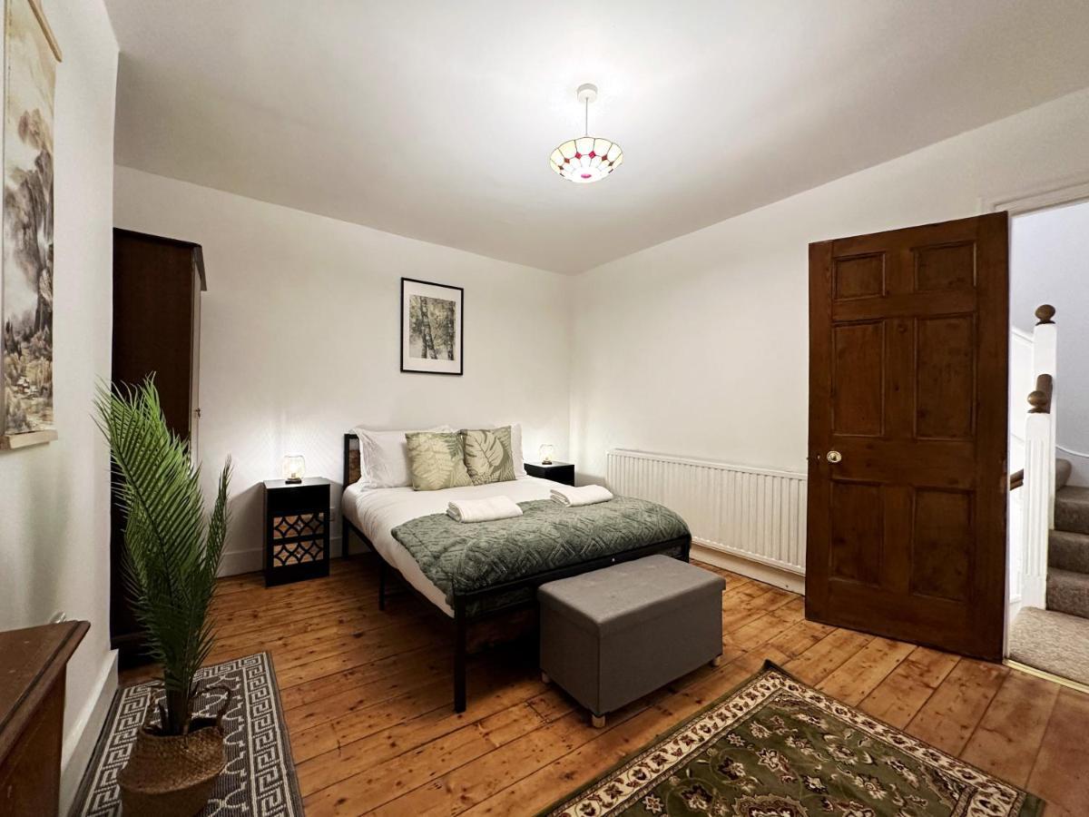 Hannah Place Near Finsbury Park - 4 Double Beds, Ideal For Families, Max 8 People ลอนดอน ภายนอก รูปภาพ